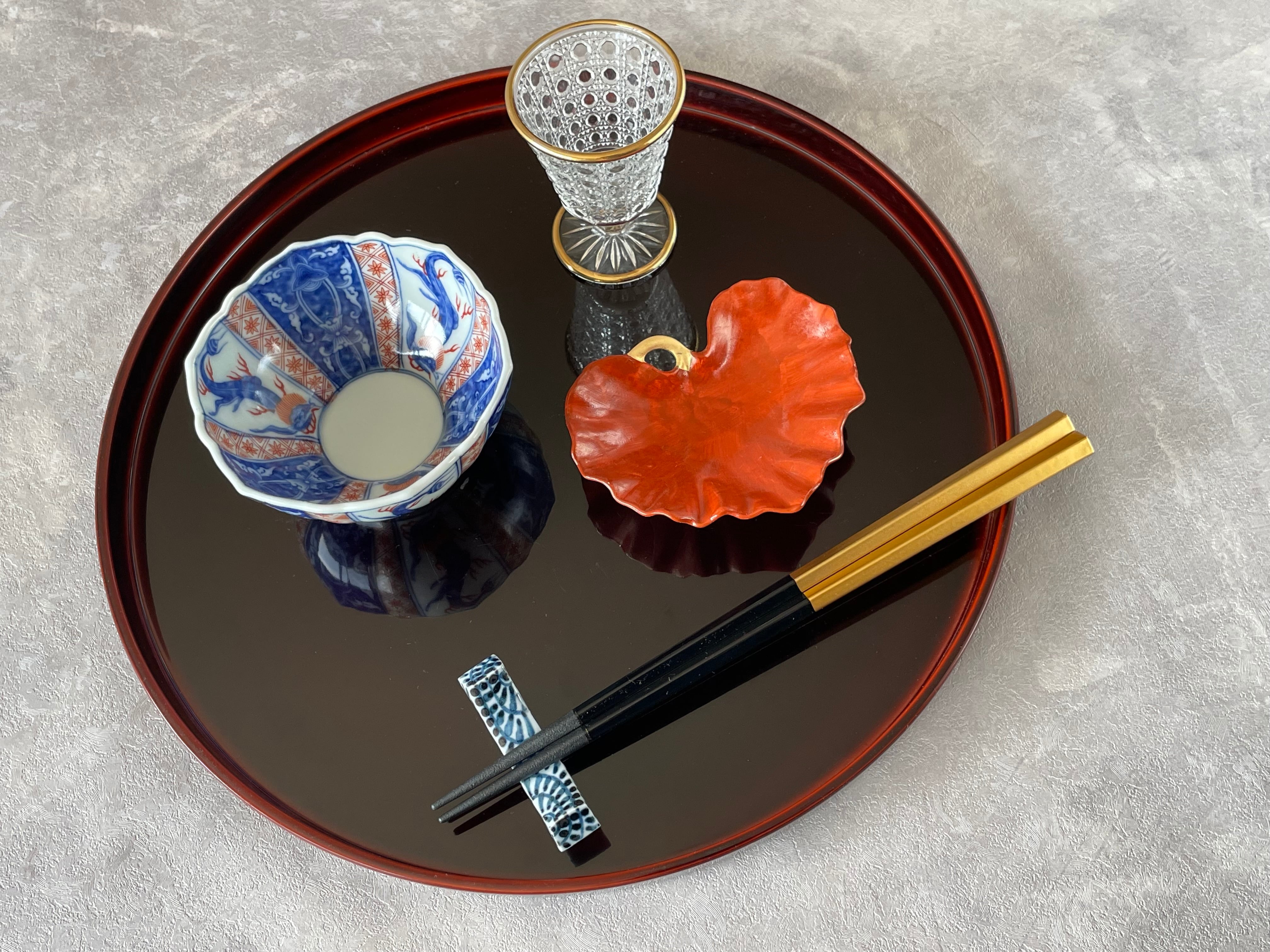 有田焼 染錦内外地紋三方龍絵小鉢 / 10cm | FUCHIGAMI TOJIKI