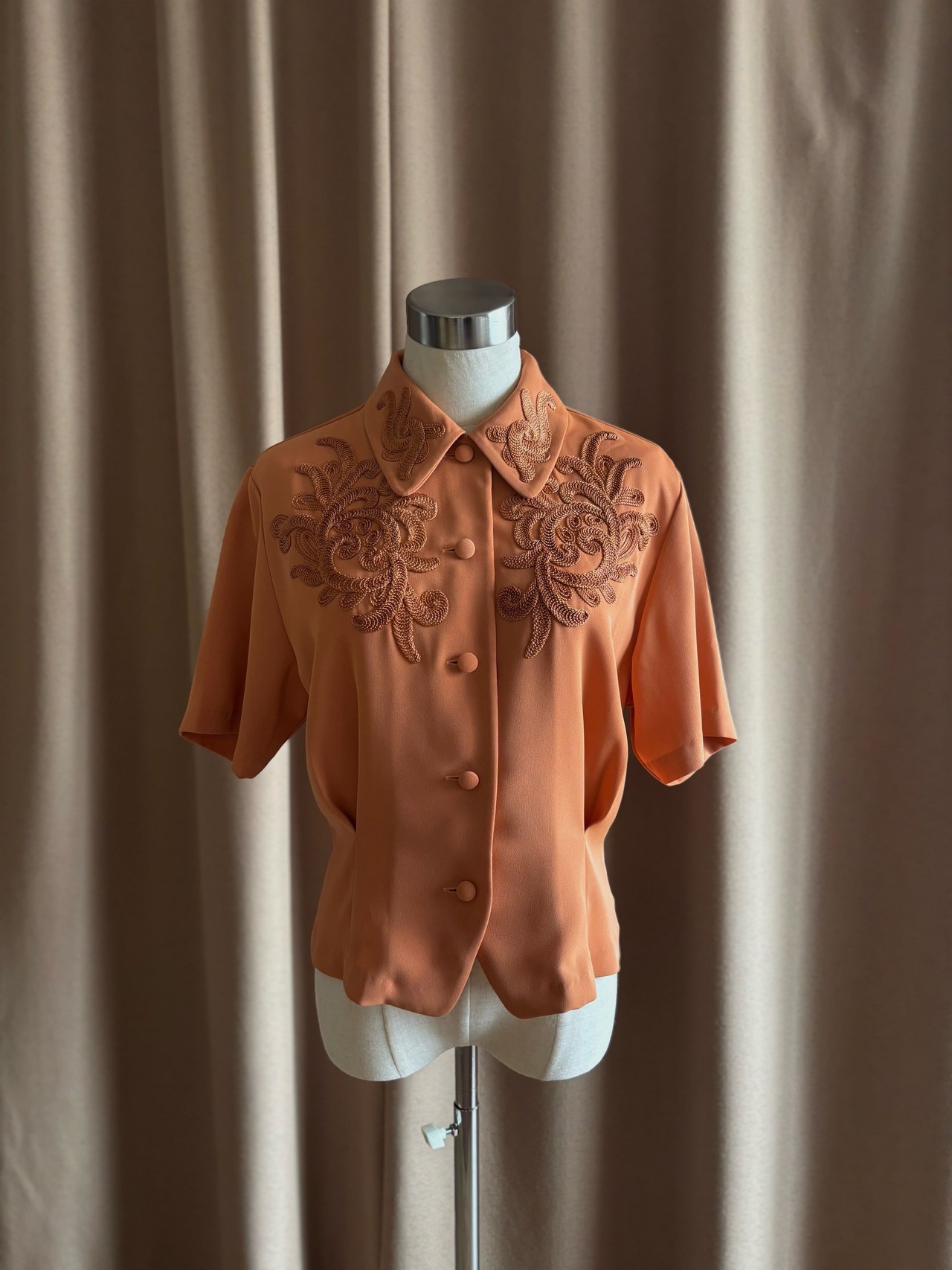 classical mode embroidery shirt-4729-6