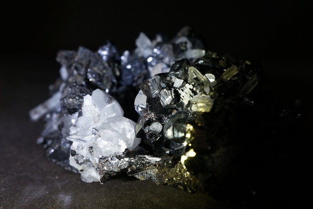 ガレナ/カルサイト/クォーツ Galena / Calcite / Quartz 878