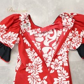 フラダンス 衣装 ワンピース ドレス レッド系 メネフネプランテーション ハイビスカス柄 モンステラ柄 MENEHUNE PLANTETION フリル 赤 ハワイアンプリント アロハ フラ ダンス レッスン 練習 ダンス衣装 ハワイアンダンス レディース 華やか 鮮やか かわいい おしゃれ 大人っぽい ブラック系 ホワイト系 白 黒 花柄 プリント 総柄 切替 ギャザー パフスリーブ風 半袖 スリット入り きれいめ ハワイアン ルアウ 発表会 舞台衣装 12表記 サイズ表記あり サマードレス ロング丈