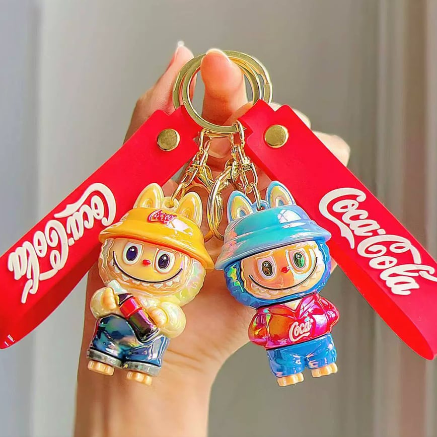メッキ加工キーホルダー♪ コカコーラカラー ラブブ ソフトビニールフィギュア キーホルダー バッグチャーム
