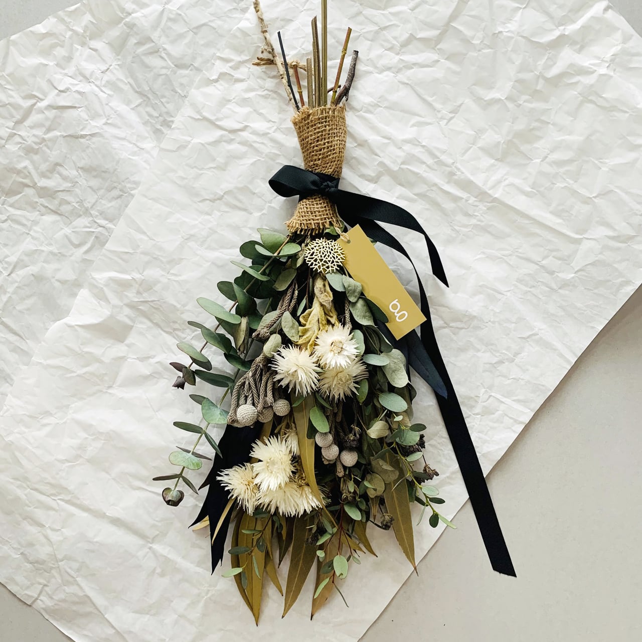 金峰樹にシンカルファやフィリカを添えた 冬に飾る スワッグ ドライ  