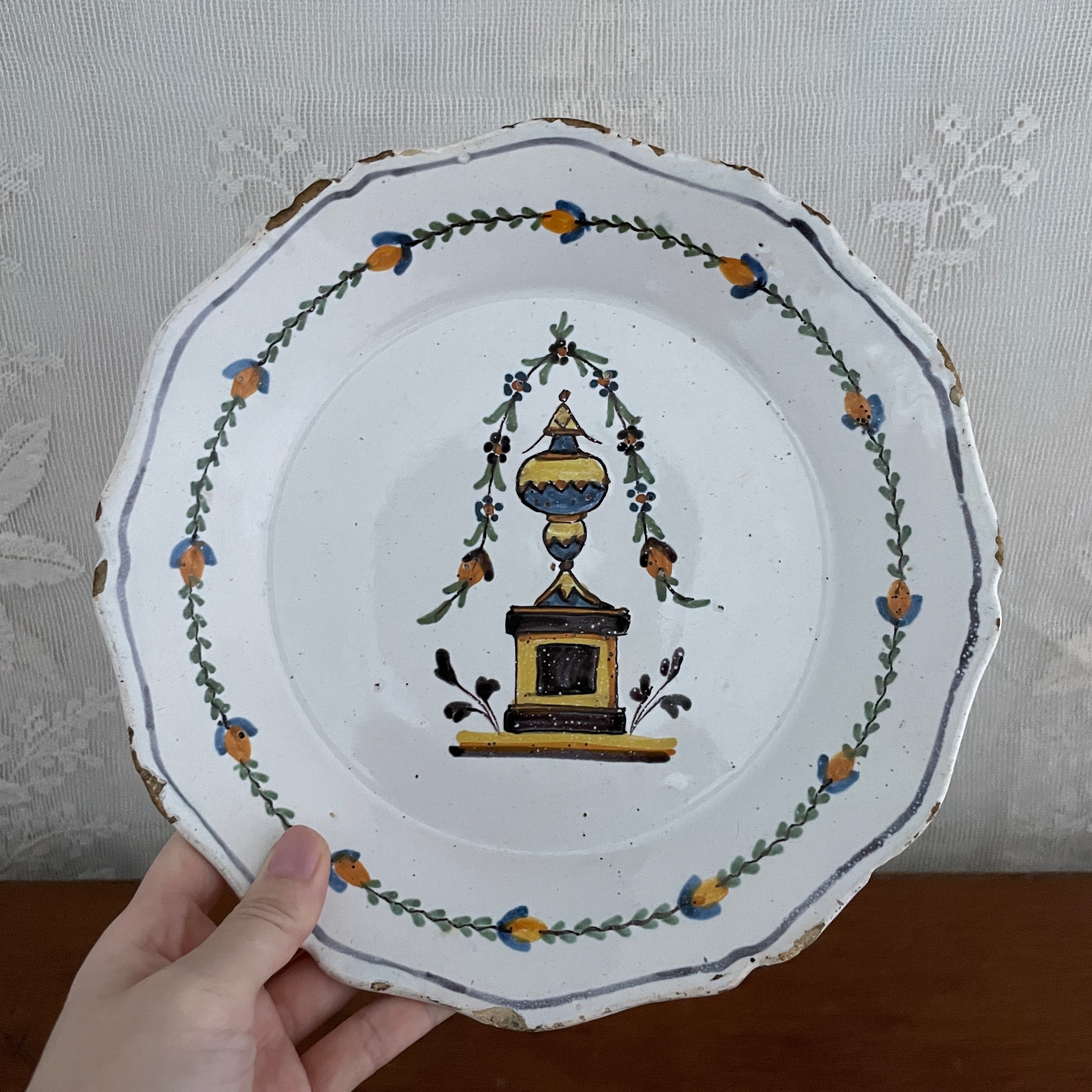 18世紀フランスアンティークヌヴェール窯のプレート 18世紀フランスアンティークヌヴェール窯のプレート 18世紀