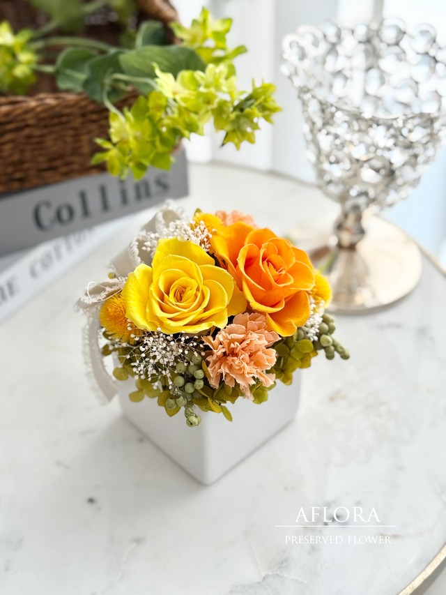 プリザーブドフラワーアレンジメント ビタミンカラー オレンジの薔薇