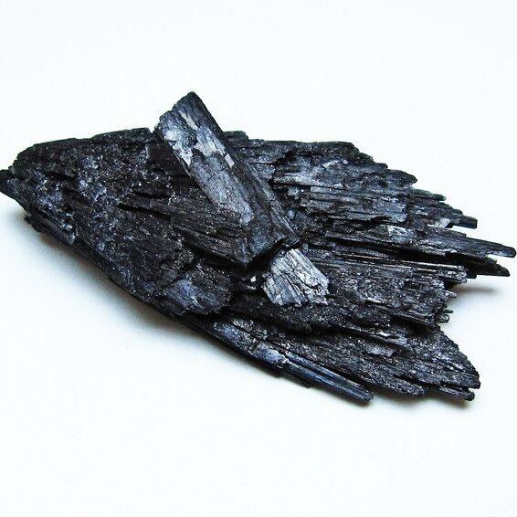 ブラック カイヤナイト 原石 一点物 171-7516