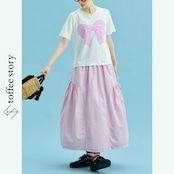 大きなリボンで気分を結ぶアートTシャツ 《i0634》