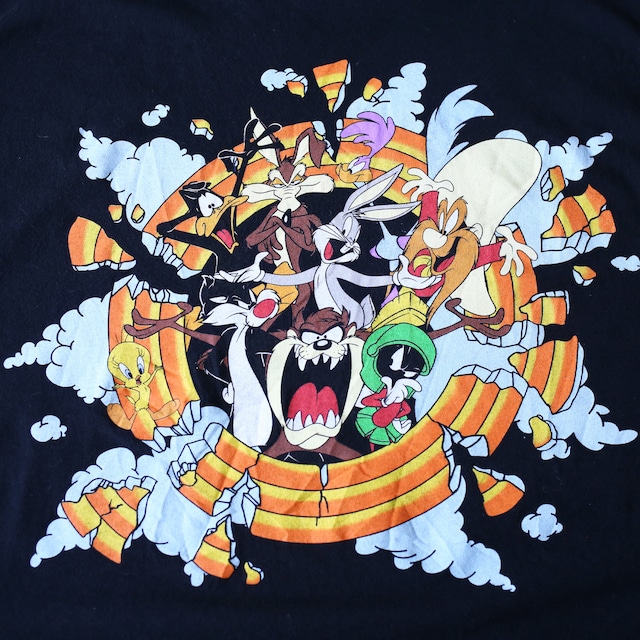 "LOONEY TUNES" front and sleeve good printed l/s tee