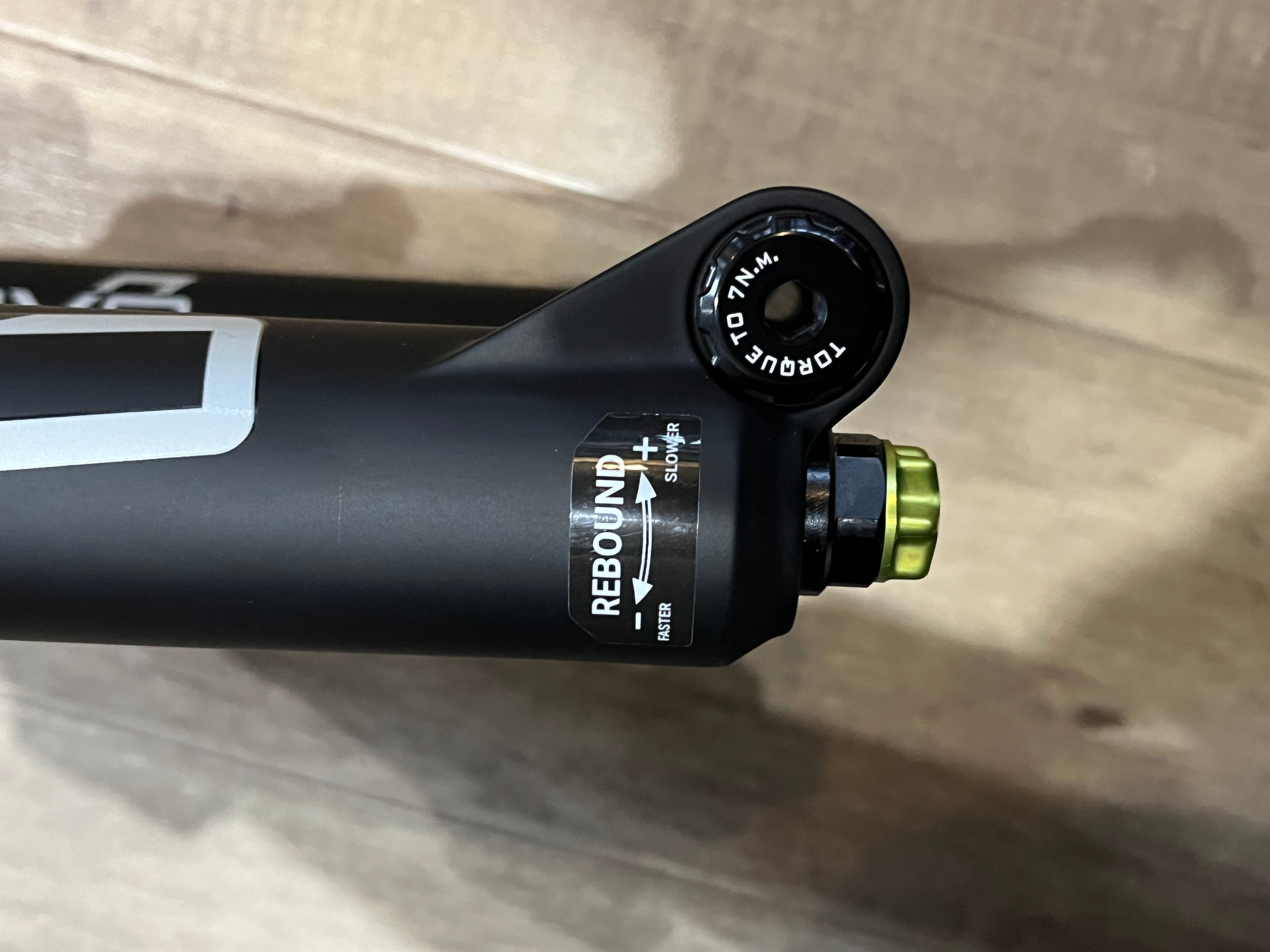 パーツ DVO DIAMOND D2 訳アリSALE!】DVO DIAMOND D2 boost27.5 フロントサスペンション