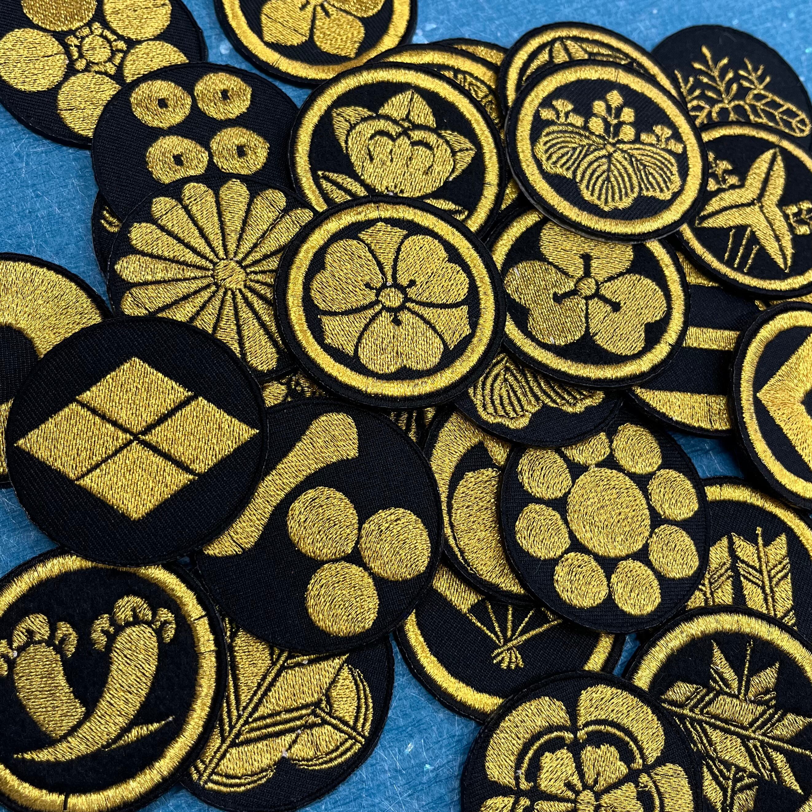 家紋ワッペン ゴールド刺繍仕様 | 革小物と刺繍のお店 《 柏革工房 》
