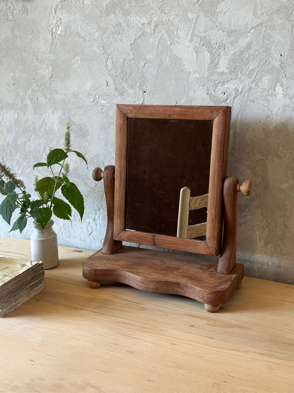 Table Top Mirror (A14-13)
