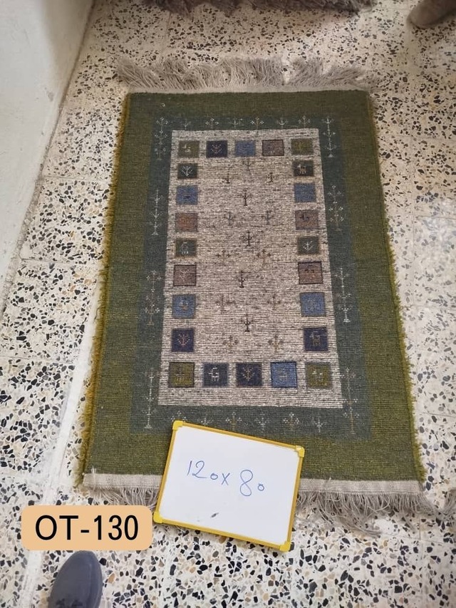 2026年 織りたてギャッベ【No.130】 ※現在、こちらの商品はイランに置いてあります。ご希望の方は先ずは在庫のご確認をお願いします。