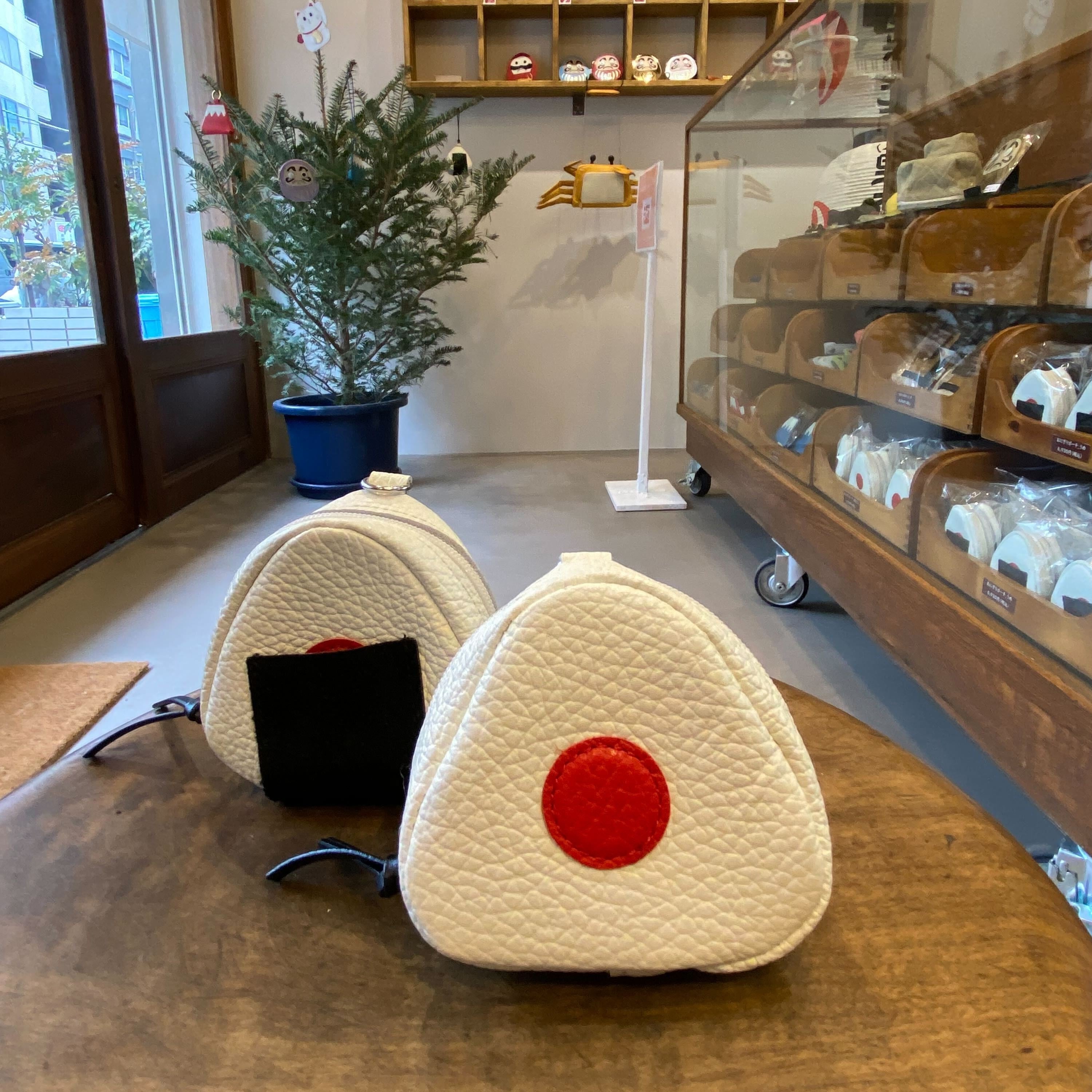 レザーおにぎりポーチ【おにぎりポーチ】 | 野村製作所