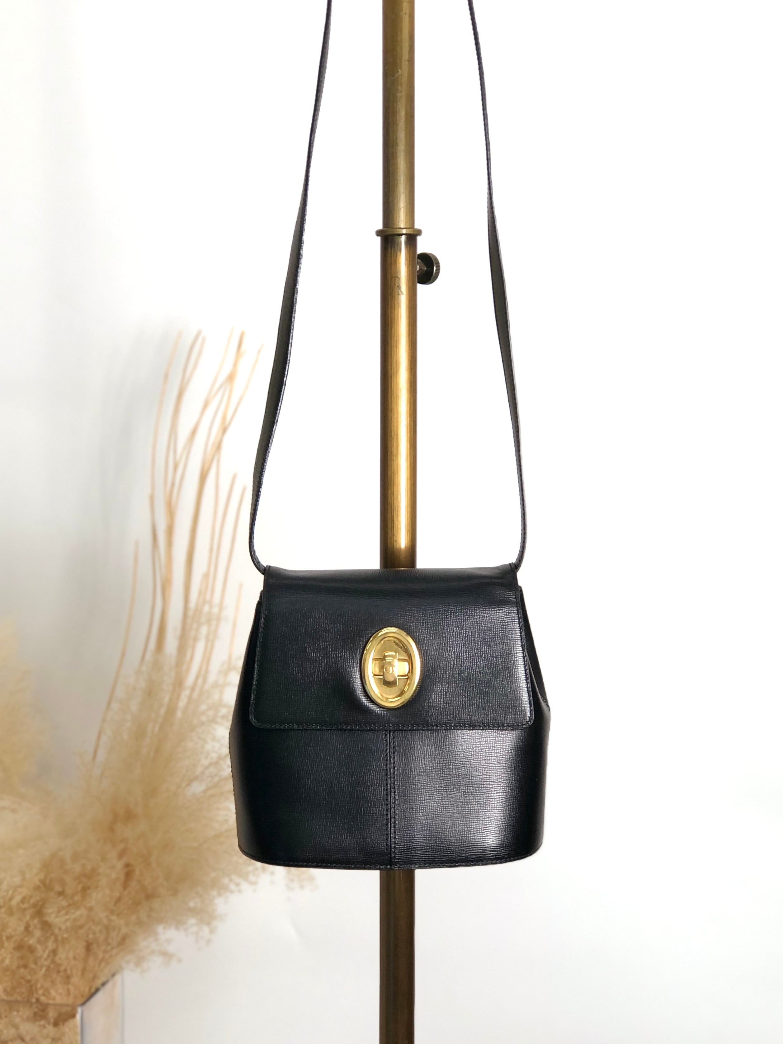 Christian Dior クリスチャン ディオール ショルダーバッグ ブラック ターンロック レザー ミニバッグ vintage ヴィンテージ オールド rz2umb