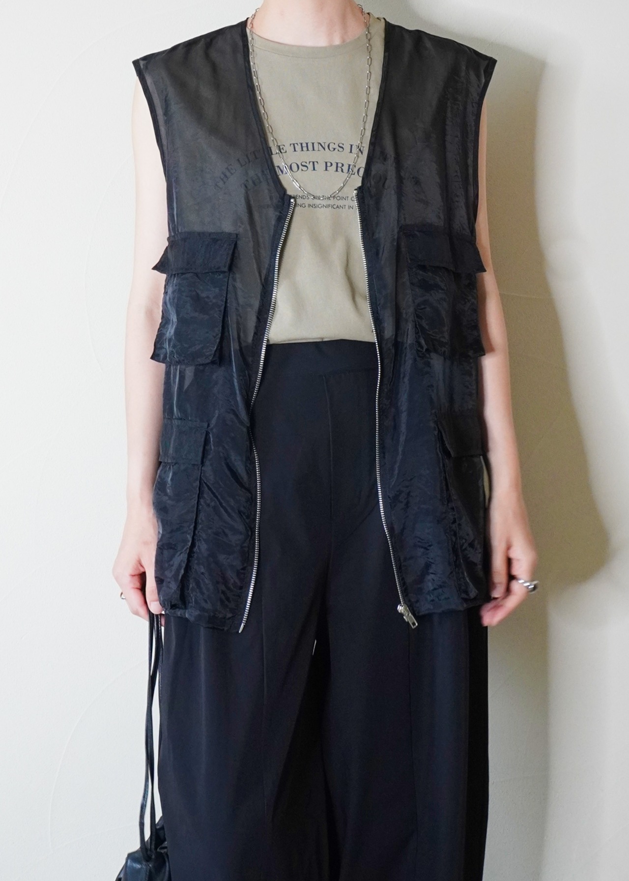 ノースリーブ　ロゴTシャツ