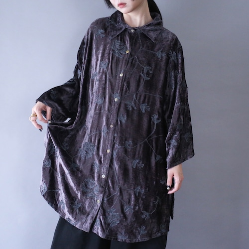 "刺繍" flower motif pattern over silhouette velours shirt