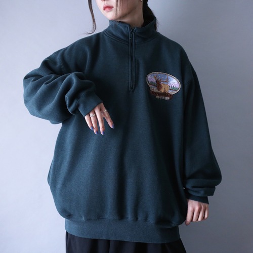 "刺繍×鹿" one point design over silhouette half-zip sweat pullover