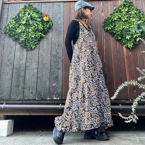 ゆったりワイバックワンピース