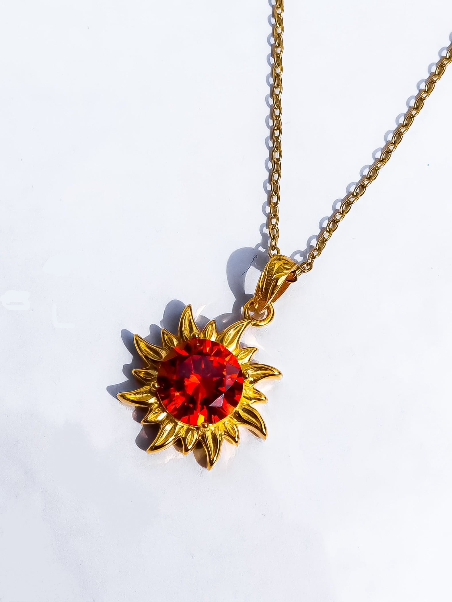 Sunrise necklace with red stone