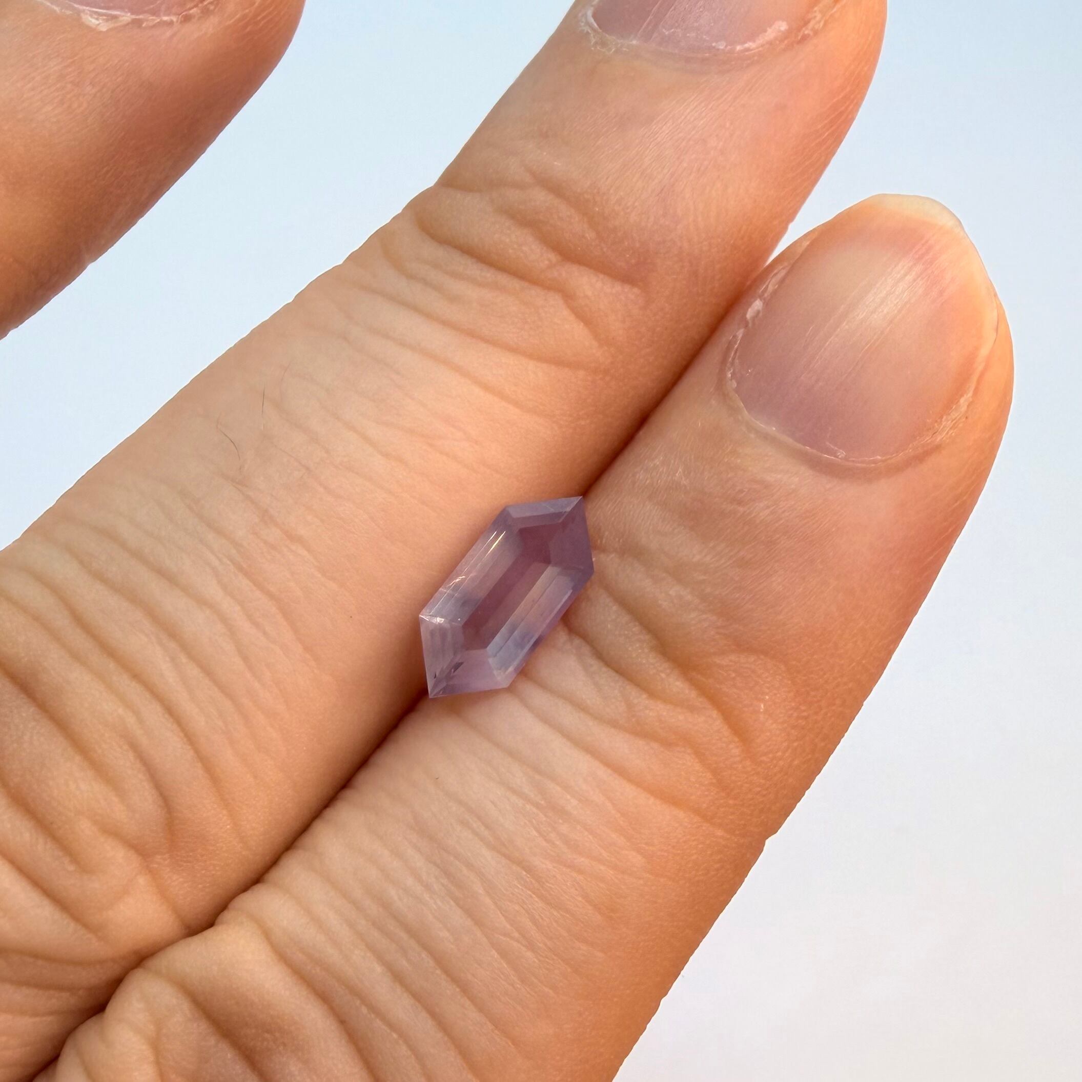 シルキーパーティカラーなサファイア