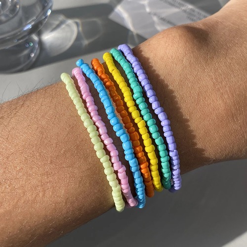 ブレスレット  レインボー ビーズ レディース かわいい 虹 シード 種 ガール ボヘミアン ハンドメイド 友情 ビーチ
