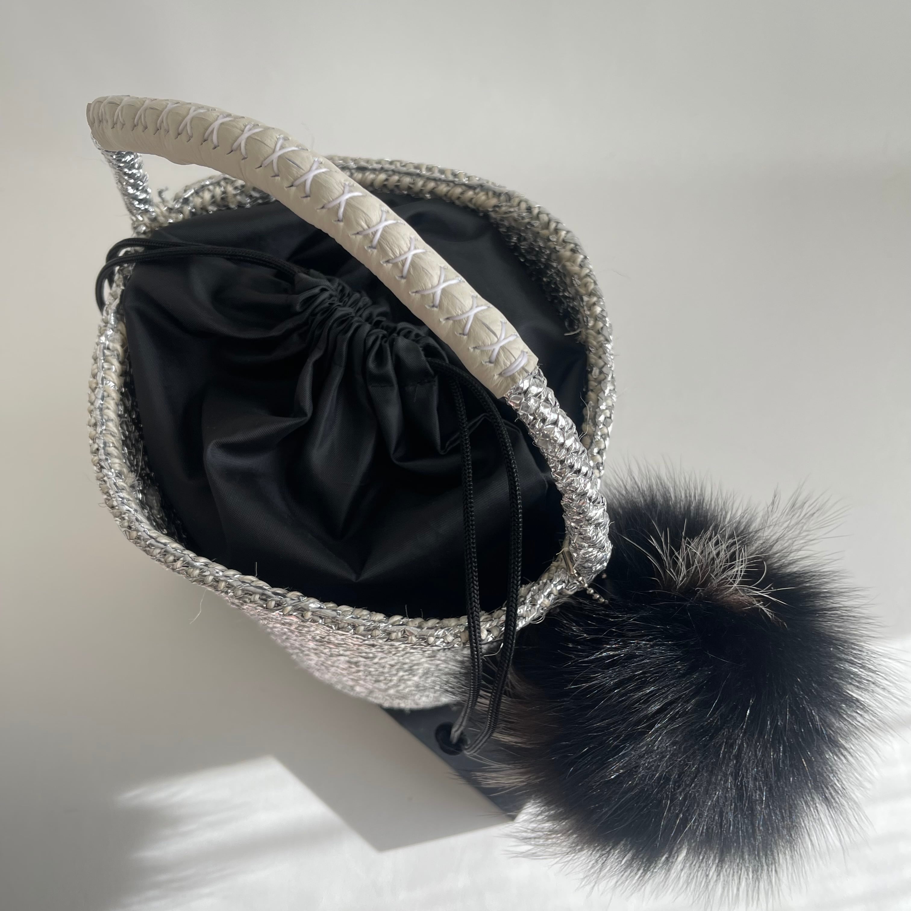 限定即納 】OVAL Kago-Bag & FUR / 巾着バッグ付き | meong blue