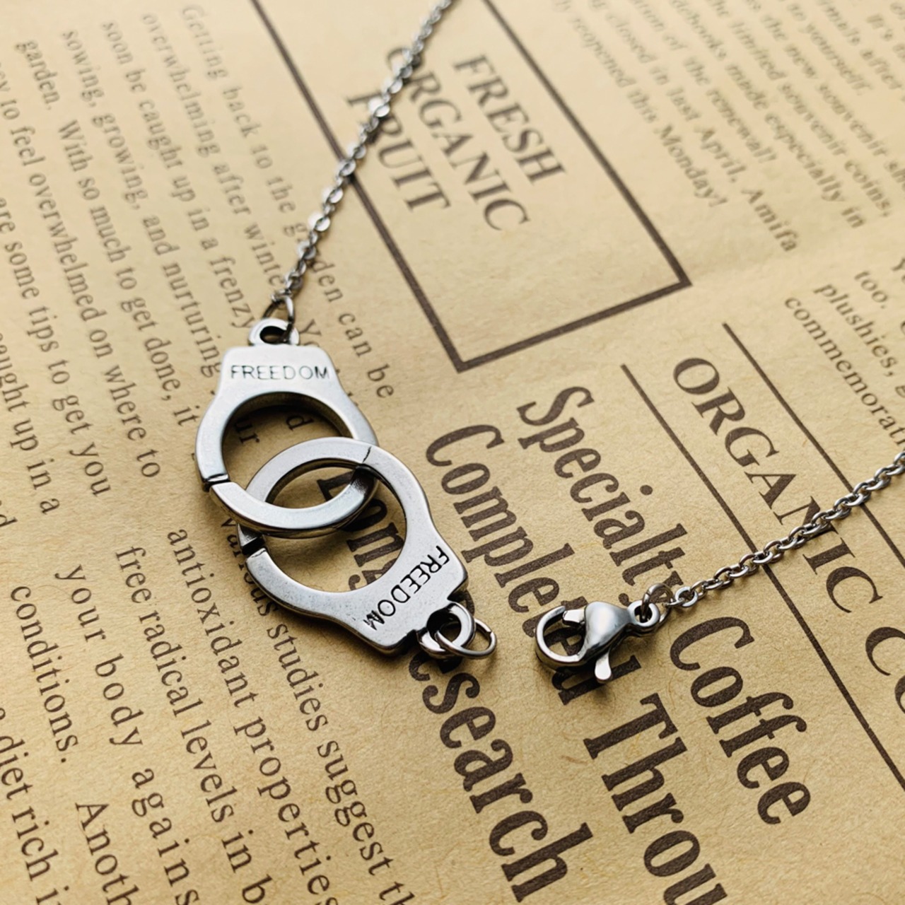 ステンレス手錠ネックレス
