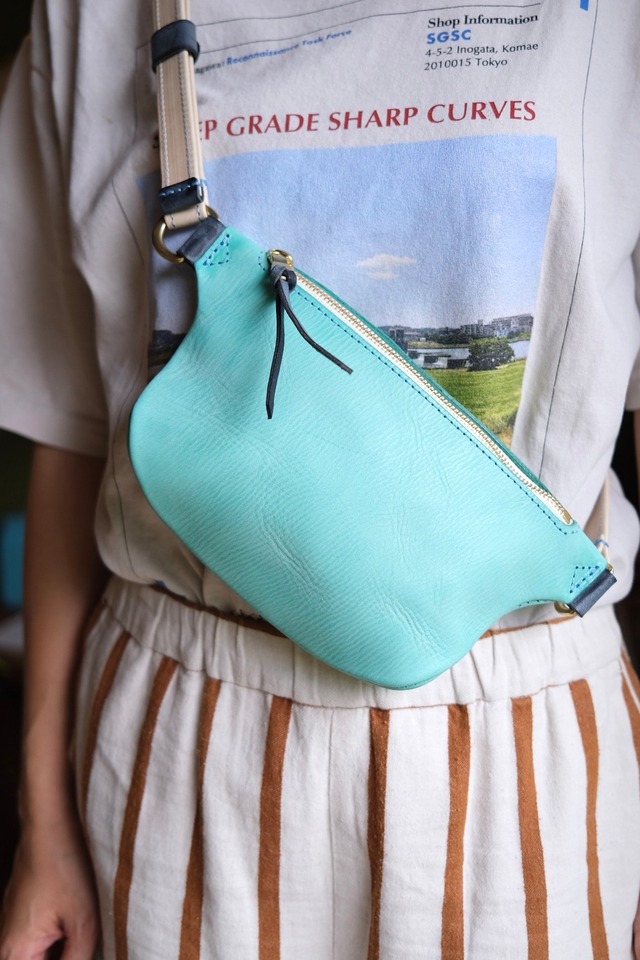 《即納》sway sling bag【turquoise × off-white × navy】