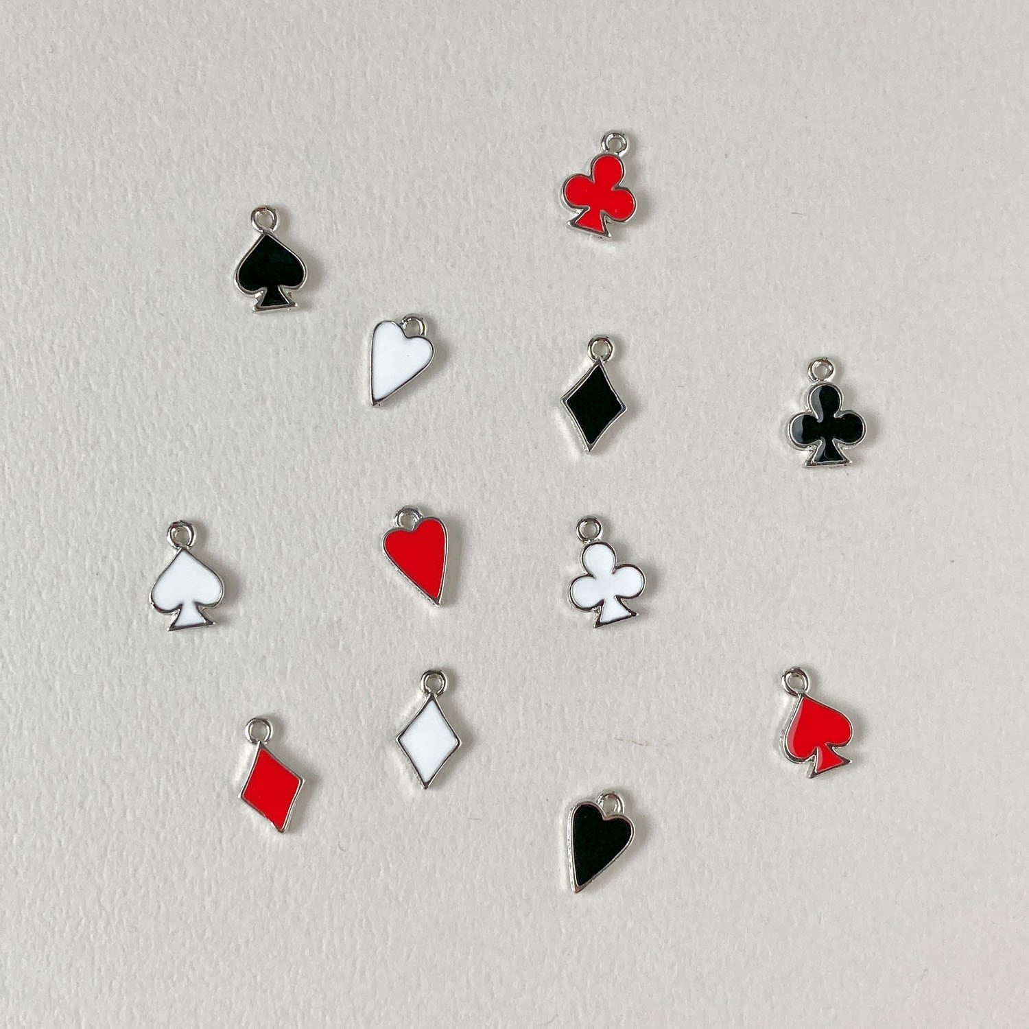トランプモチーフのミニチャーム（シルバー） | Dua-アクセサリー