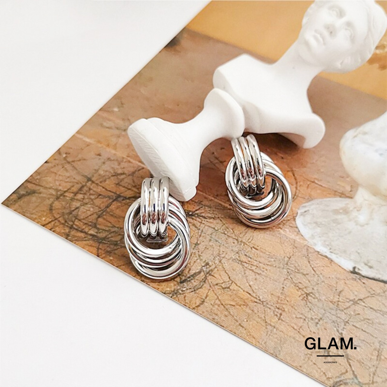 レイヤードサークルフープピアス