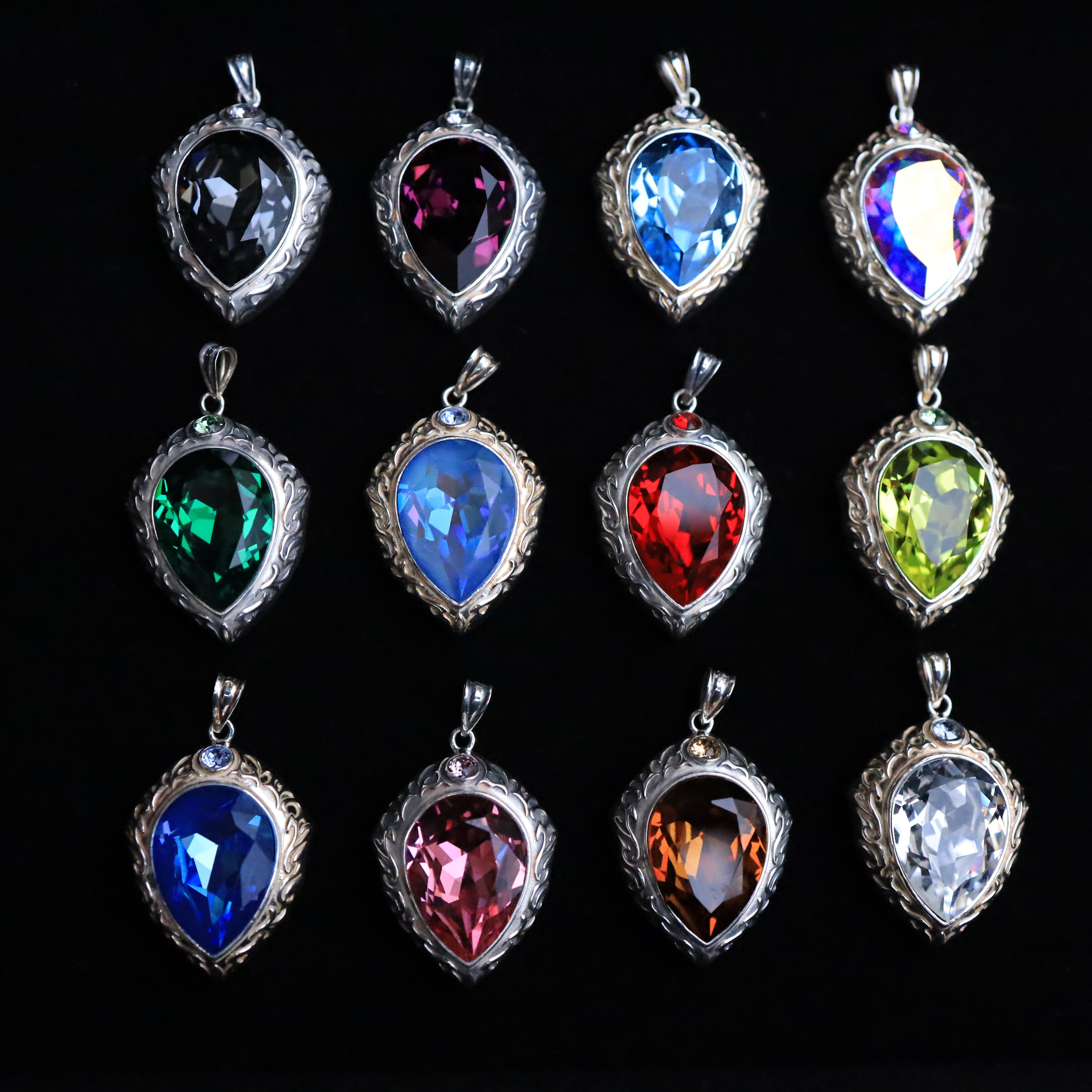 飾り宝石 Magic Jewel Shield]（魔法石の盾） クリスタルの色を選べる盾の