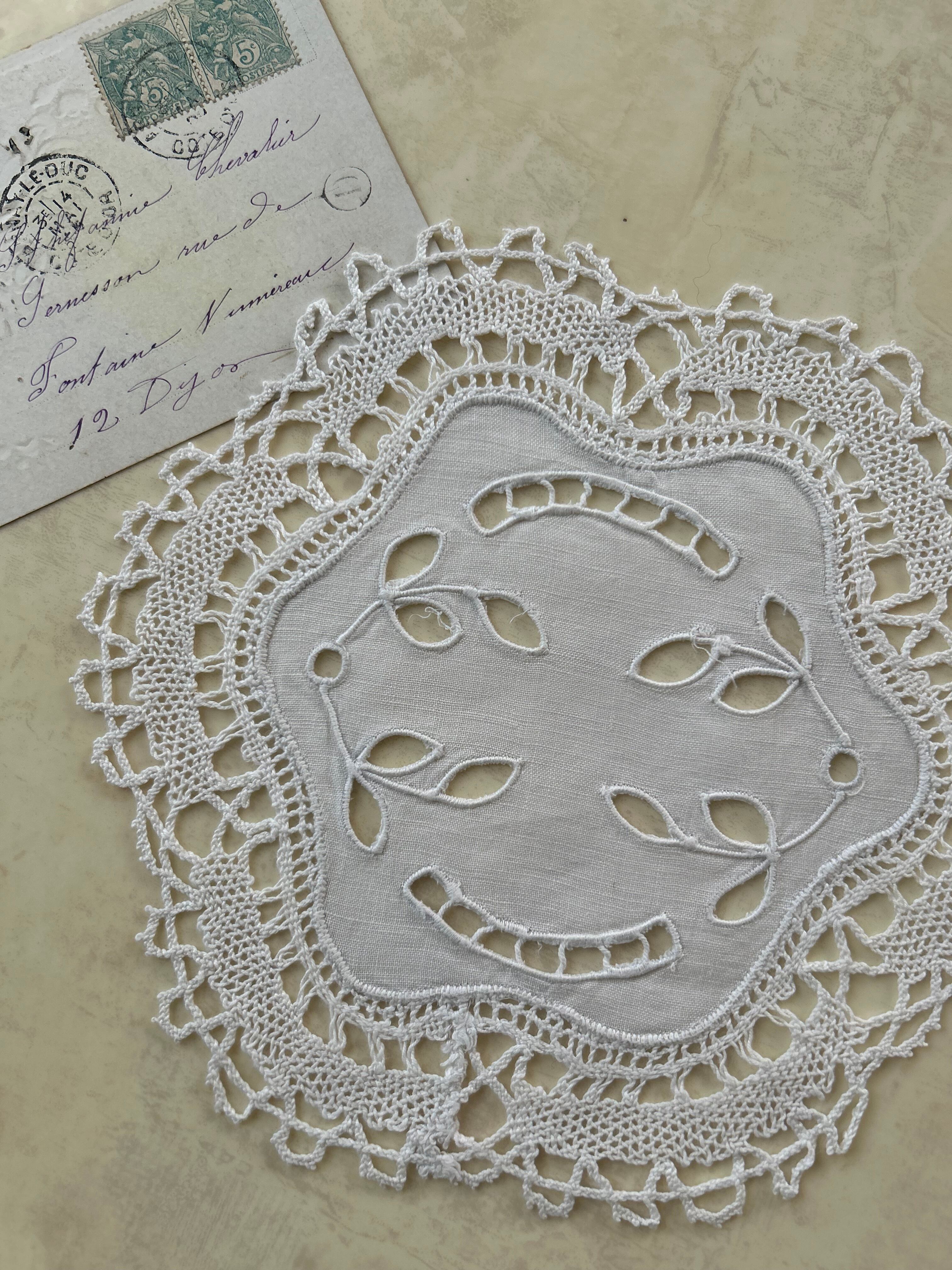 フランスVintage ドイリー カットワーク 敷物 インテリア ハンドメイド素材 20cm