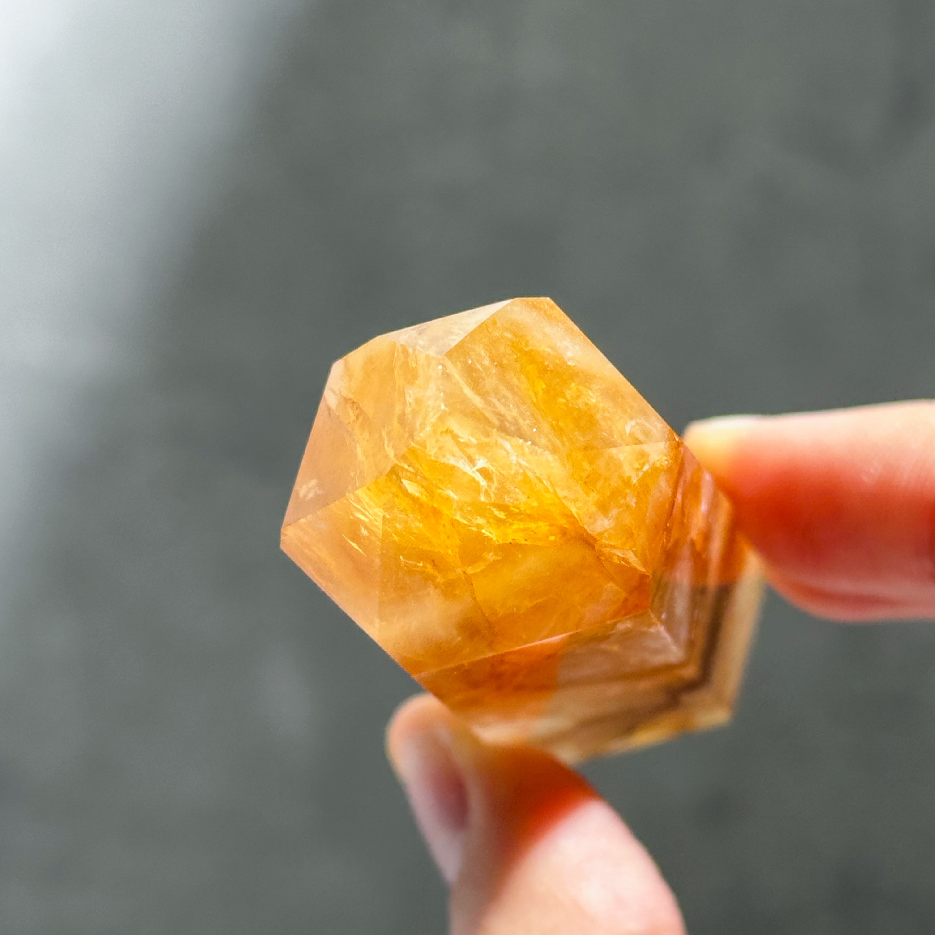 ミナスジェライス産ゴールデンヒーラー タワー型33◇ Golden Healer