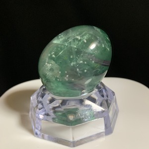 52  台座付き たまご グリーンフローライト