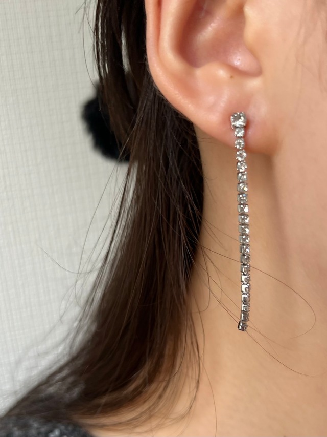 Cube zirconia pierce