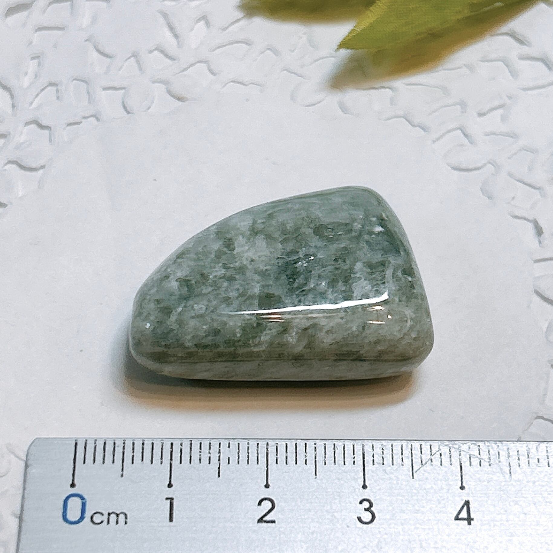 17960】 翡翠 ミャンマー産 ヒスイ ひすい ジェード タンブル 磨き石