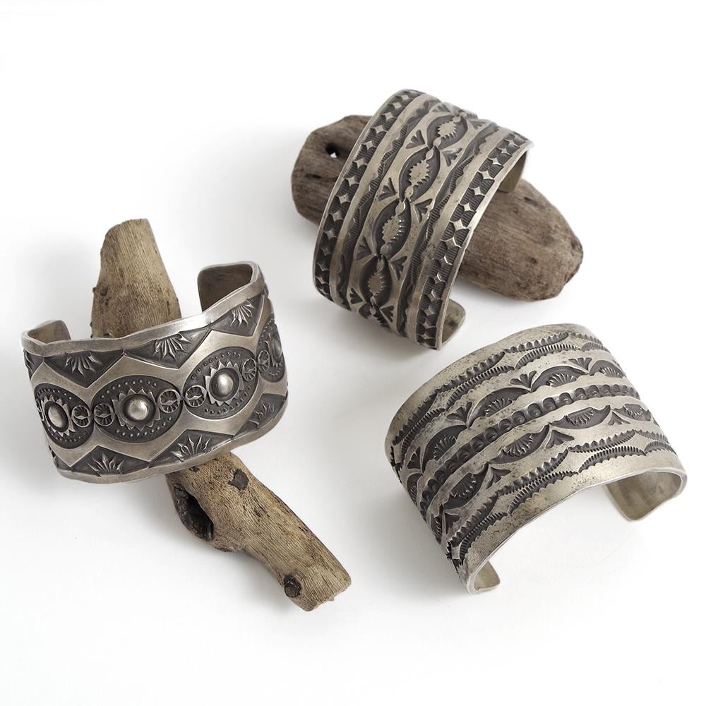 INDIAN JEWELRY インディアンジュエリー】Navajo Stampwork Widebangle