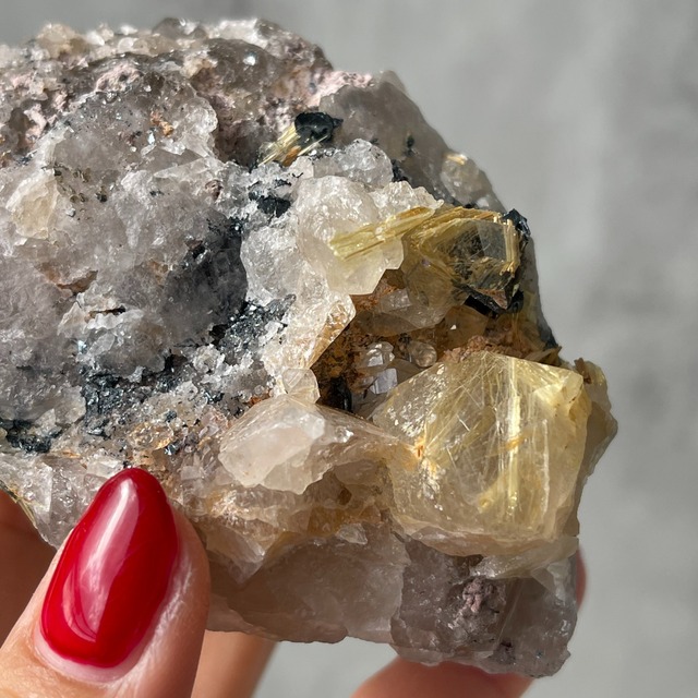 ブラジル・バイーア州ノーヴォ・オリゾンテ産【ルチルクォーツ（金針水晶）】③ 鉱物 天然石 パワーストーン