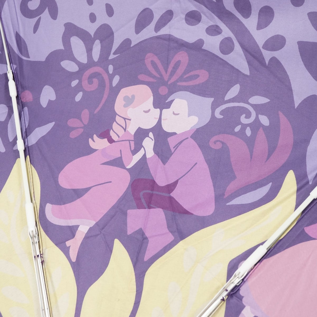 折りたたみ傘 ディズニーストア USED美品 塔の上のラプンツェル Disney