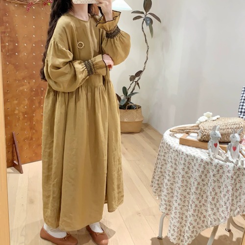 ギャザーフレア袖の刺繍リネンワンピ ・11970
