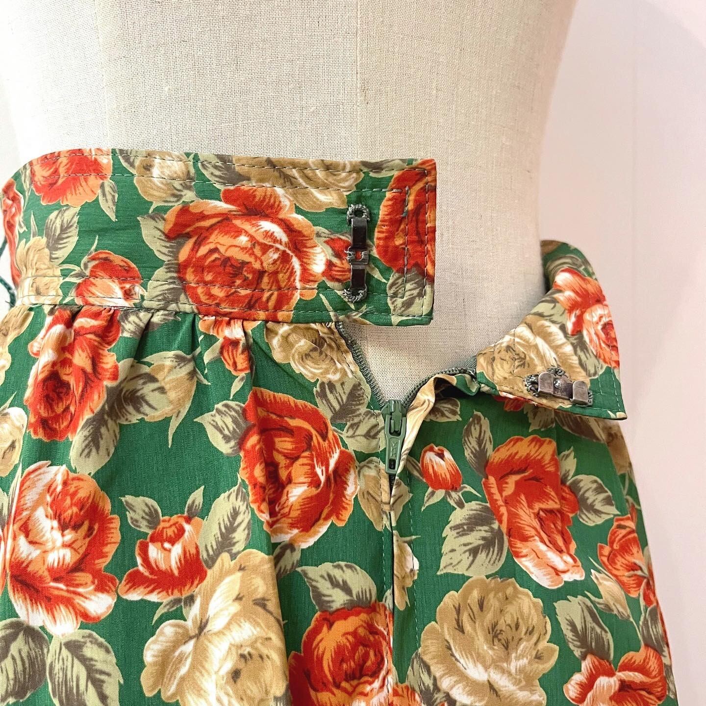 antique red rose green flare skirt