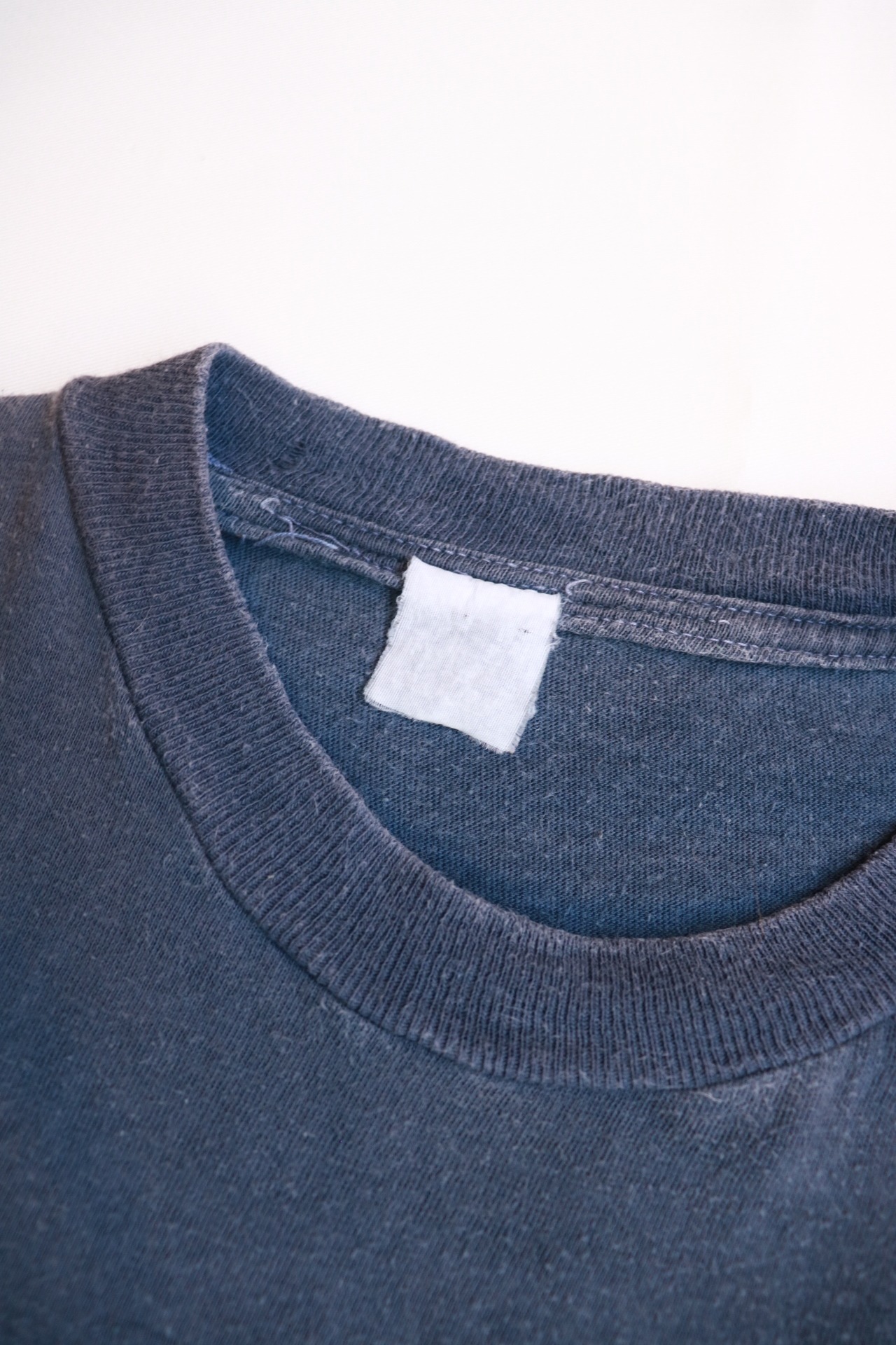 Navy sun-fade pocket t shirt