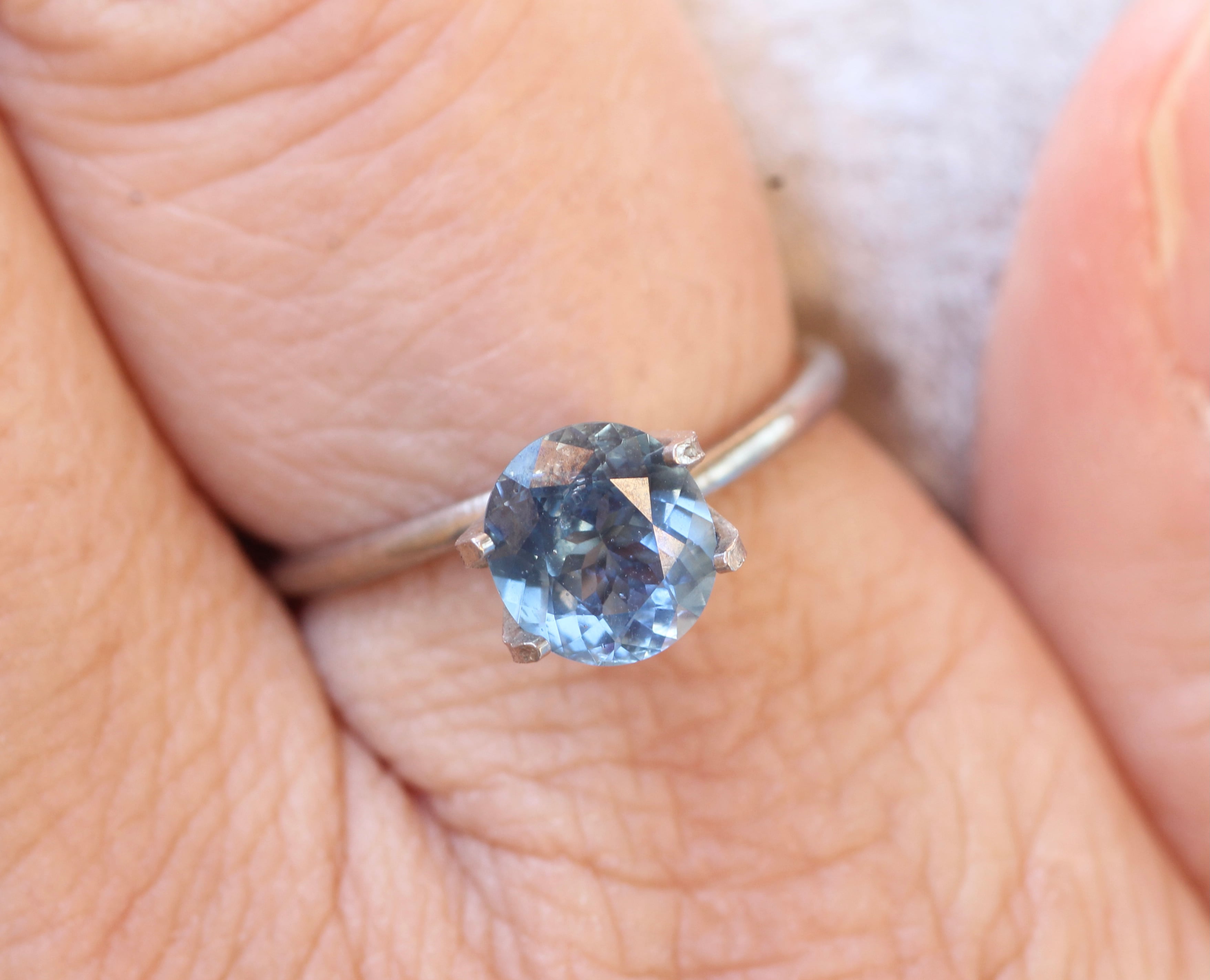 ほんわかした空みたいなブルーサファイア 1.36ct | パトラ・ジェム