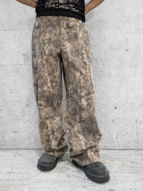 "NO BOUNDRIES" camouflage cargo pants