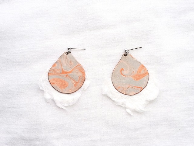 SUBTLE GLOW-IN-THE-DARK EFFECT -  EARRINGS: ECLIPSE