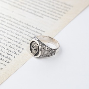 シルバーリング【繊細なドクロデザイン】【柄あり】