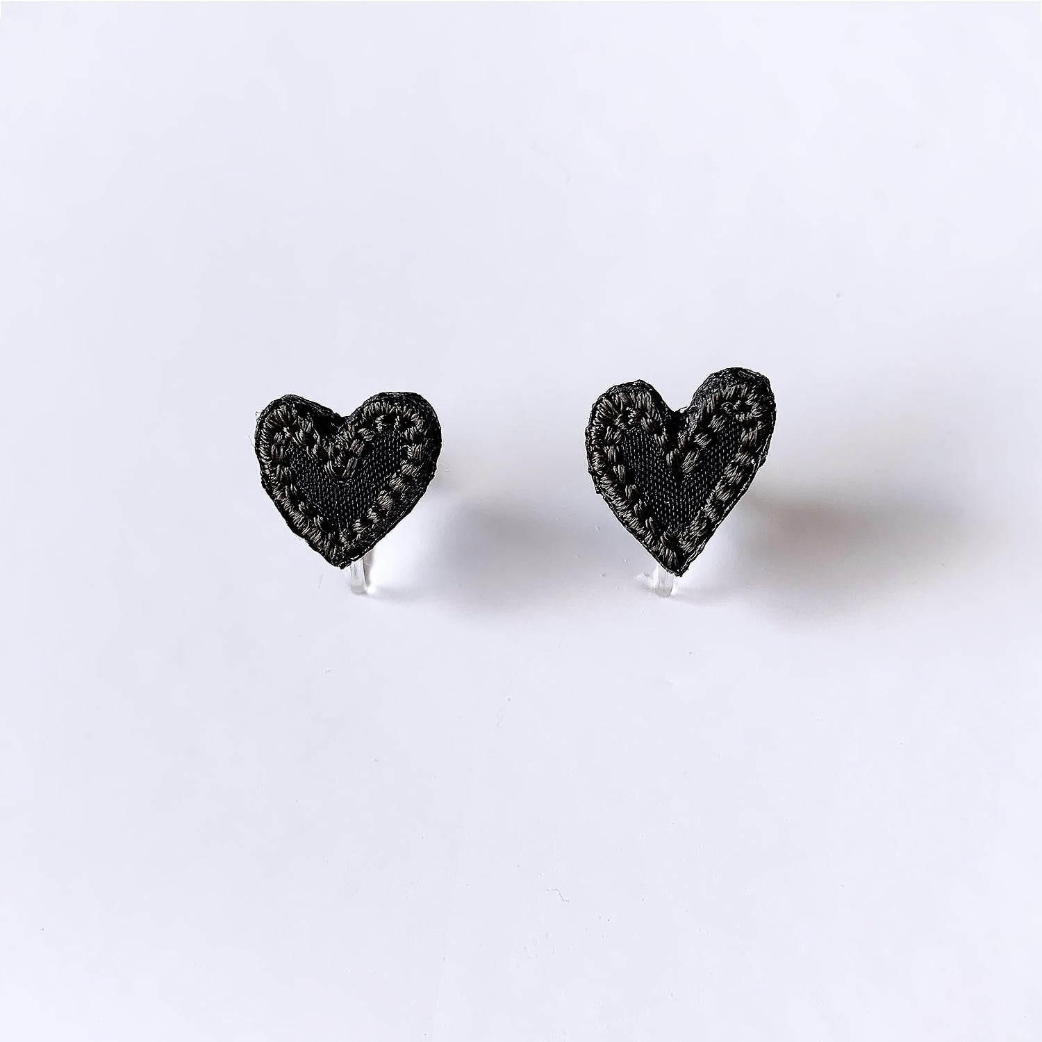 刺繍イヤリング・ピアスga.la (e-202・p-202)3色