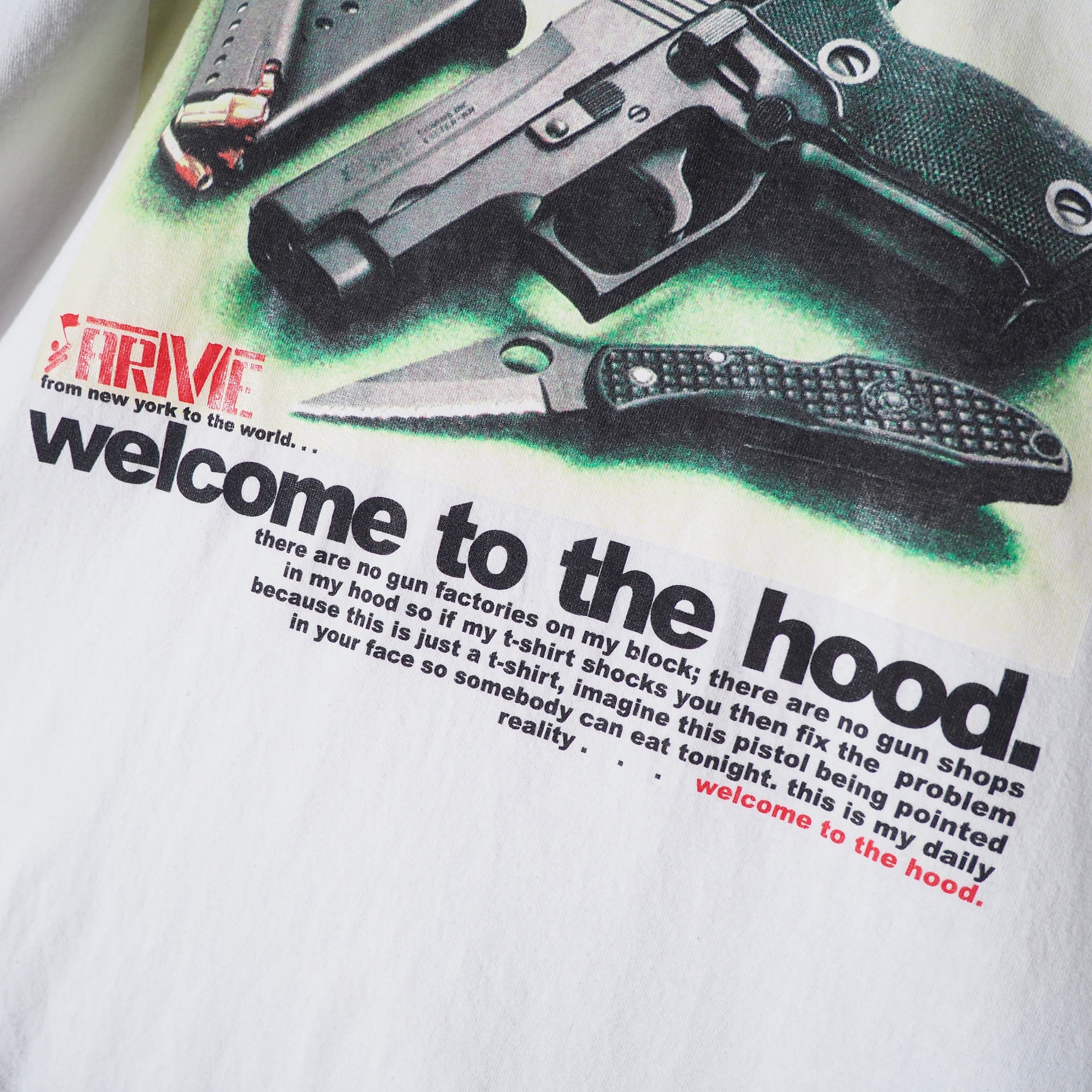 " Welcome to the hood - Gun and Knife " Graphic Printed Vintage Loose SS Tee