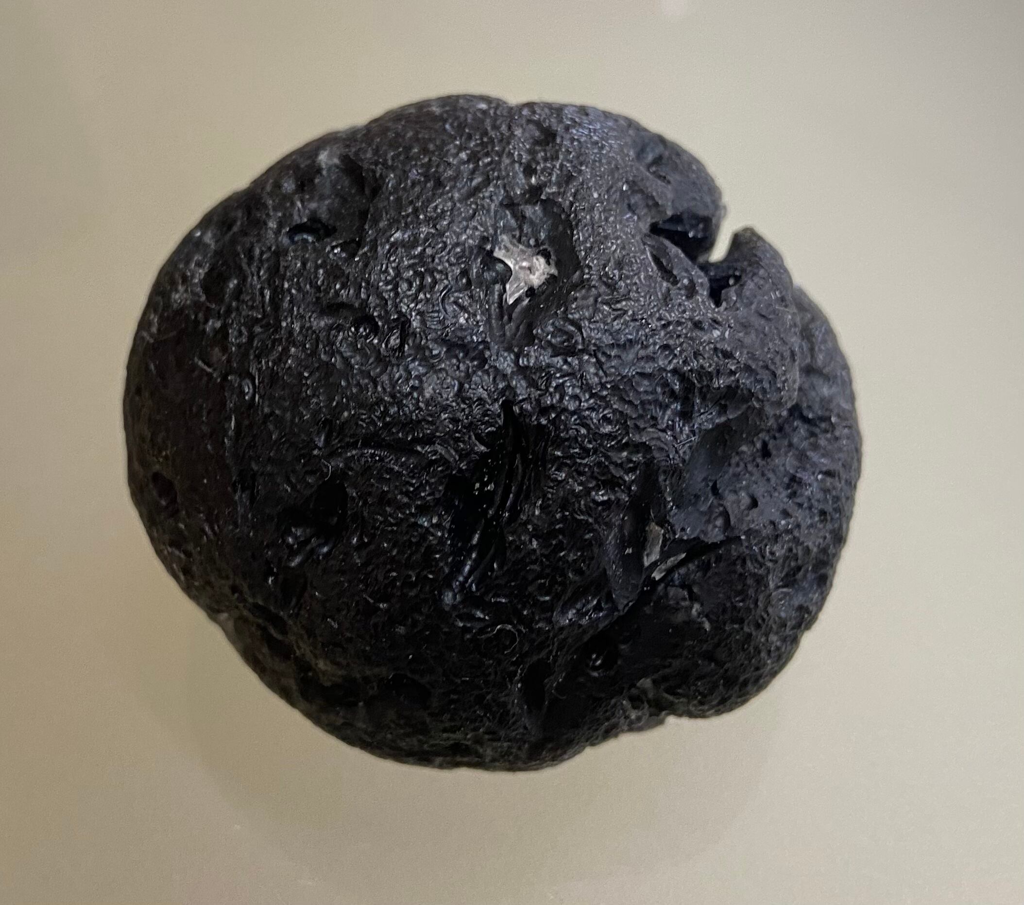 アリゾナ州産 チンターマニストーンサフォーダイト 隕石 (78g) | 隕石