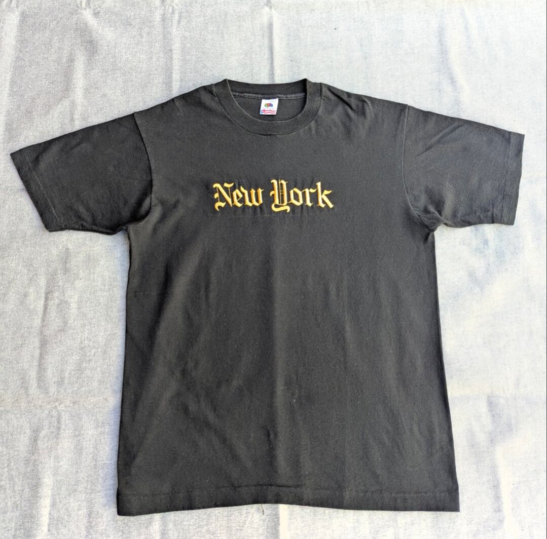 90s new york gold刺繍 old english logo tee 小岩店