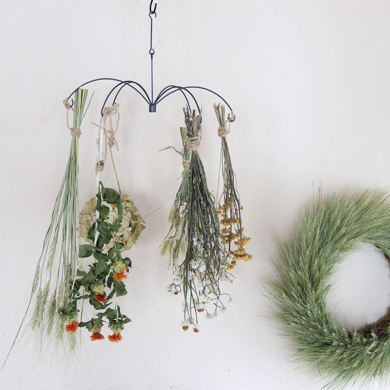 【魔女の棲む森～雪降る夜の月～】サークルボックス入りドライフラワー リース 魔女の棲む森 ～雪降る夜の月～ ドライフラワー リース